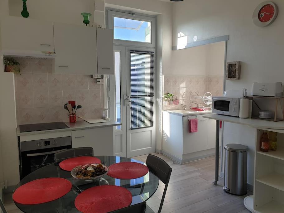 Appartement Duplexe De 1 A 4 Chambres Privees Dans Maison Le Teil Exterior foto