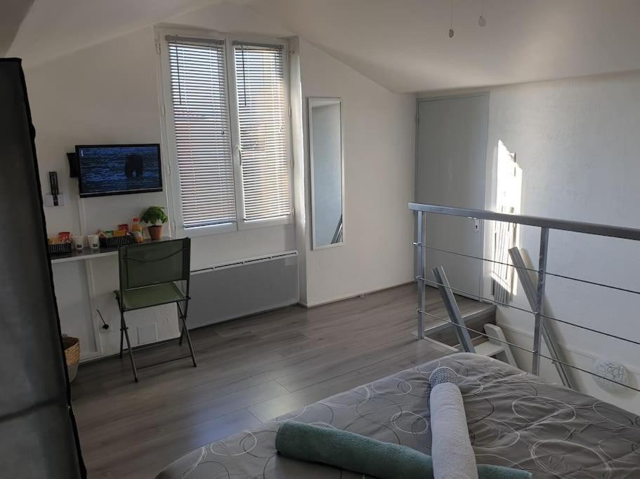 Appartement Duplexe De 1 A 4 Chambres Privees Dans Maison Le Teil Exterior foto